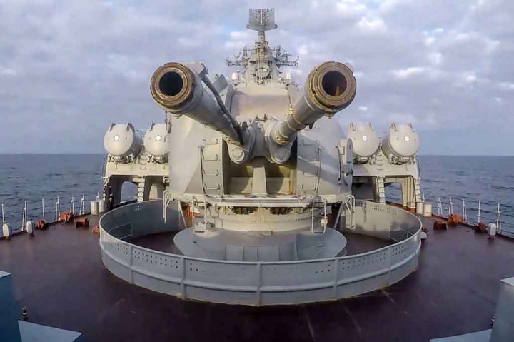 Duta Besar Rusia untuk AS Anatoly Antonov mengatakan kepada majalah Newsweek bahwa peringatan AS itu mengkhawatirkan dan mengulangi bahwa negaranya tidak akan menyerang siapa pun.