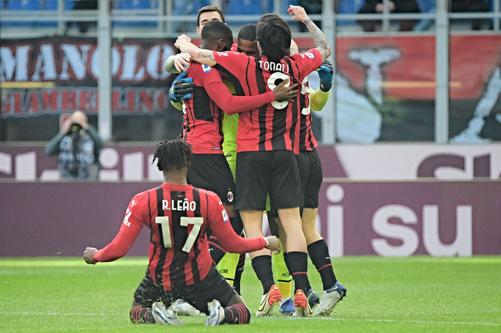 AC Milan memetik kemenangan tipis 1-0 saat menjamu Sampdoria, di San Siro, dalam lanjutan Serie A Liga Italia, Minggu, 13 Februari 2022.