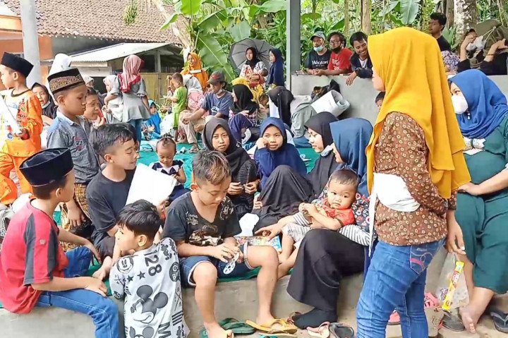 Tak hanya anak-anak namun juga banyak di kalangan orang tua khususnya lansia yang mengalami trauma akibat insiden warga dengan aparat keamanan di Wadas, Kecamatan Bener, Kabupaten Purworejo, Jawa Tengah. Guna menghilangkan traumatis di kalangan warga, LBH GP Anshor menggelar trauma healing di Wadas.