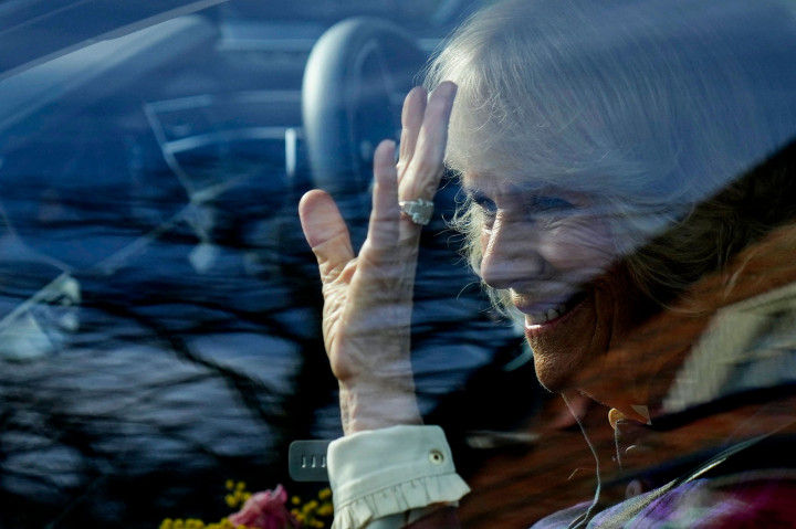 Duchess of Cornwall atau Camilla dinyatakan positif Covid-19 beberapa hari setelah suaminya Pangeran Charles terkena virus tersebut. Clarence House mengumumkan itu, Senin, 14 Februari 2022.