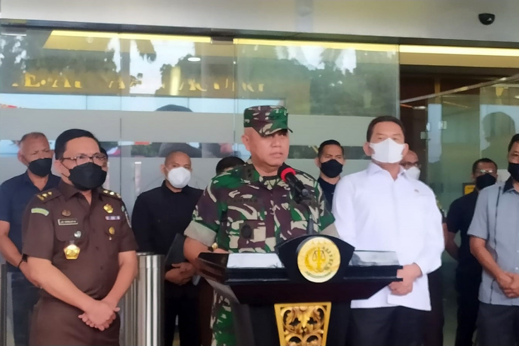 Sementara itu, Jaksa Agung Muda Pidana Militer (JAM Pidmil) Laksda TNI Anwar Saadi menyatakan, pihaknya akan berkordinasi dengan Jaksa Agung Muda Pidana Khusus yang telah melakukan penyidikan dari awal kasus tersebut.