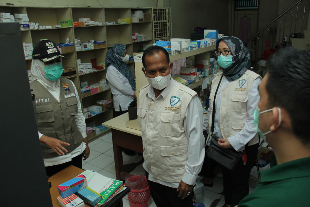 Pemantauan rutin ke sejumlah apotek dan toko farmasi, dilakukan Pemkot bersama Dinas Kesehatan (Dinkes) dan Badan Pengawasan Obat dan Makanan (BPOM) Palembang.