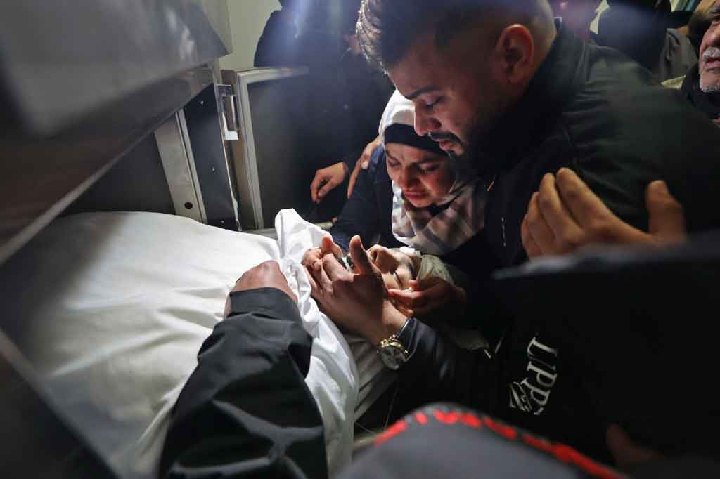 Seorang warga Palestina meninggal dunia ditembak tentara Israel di Tepi Barat yang diduduki Selasa, 15 Februari 2022. Hal itu dibenarkan Kementerian Kesehatan Palestina. 