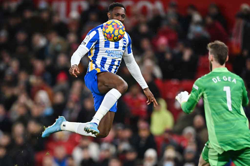 Brighton mencatatkan penguasaan bola lebih besar dari MU selama babak pertama berlangsung. Skuat asuhan Graham Potter tersebut menguasai permainan, tetapi belum mampu mencetak gol.