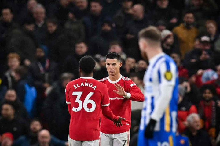 Selepas istirahat. MU membuka skor pada menit ke-51 lewat tendangan keras Cristiano Ronaldo setelah menerima umpan Scott McTominay di depan kotak penalti. Skor berubah jadi 1-0. Gol ini juga mengakhiri puasa gol Ronaldo dalam enam pertandingan terakhir MU.
