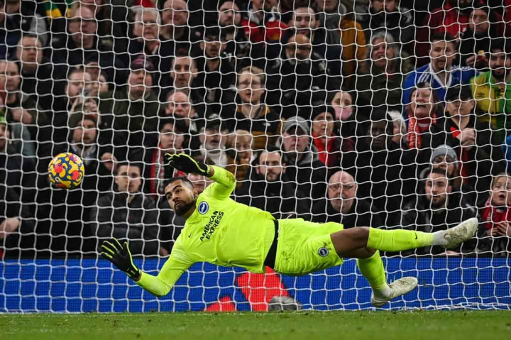 Unggul jumlah pemain membuat Setan Merah semakin bernapsu untuk menambah keunggulan. Pada menit ke-65, umpan silang Bruno Fernandes disambut Ronaldo yang kemudian membelokkan bola ke arah gawang Brighton. Namun bola masih bisa ditepis Robert Sanchez.