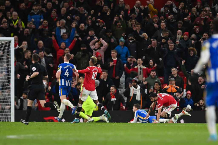 MU akhirnya kembali menjebol gawang tamunya pada menit ke-97. Tendangan bebas Paul Pogba dari tengah lapangan mengarah ke Bruno Fernandes yang kemudian dengan tenang menaklukkan Sanchez. Skor 2-0 menutup laga tersebut. 