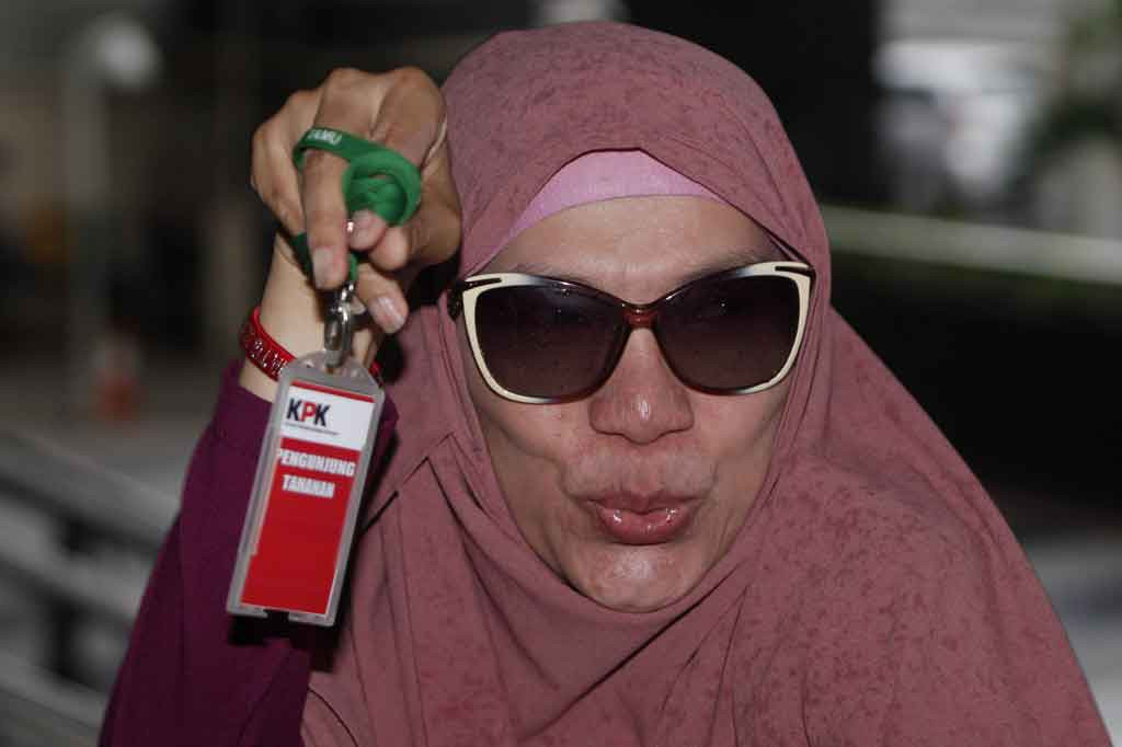 Kabar duka datang dari dunia hiburan Tanah Air. Artis senior Dorce Gamalama meninggal dunia pada Rabu, 16 Februari 2022, di usia 58 tahun. 