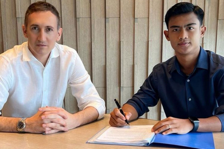 Bek kiri andalan timnas Indonesia Pratama Arhan resmi bergabung dengan klub kasta kedua Liga Jepang, Tokyo Verdy. Hal ini diumumkan di instagram resmi klub @tokyo_verdy.