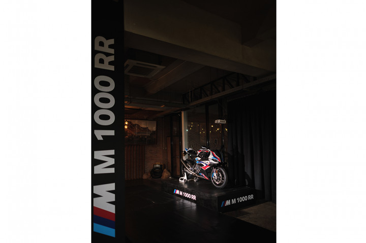 BMW Motorrad Indonesia resmi meluncurkan model sport BMW M RR atau M 1000 RR di showroom BMW Motorrad, Jakarta Selatan, Rabu, 16 Februari 2022. 