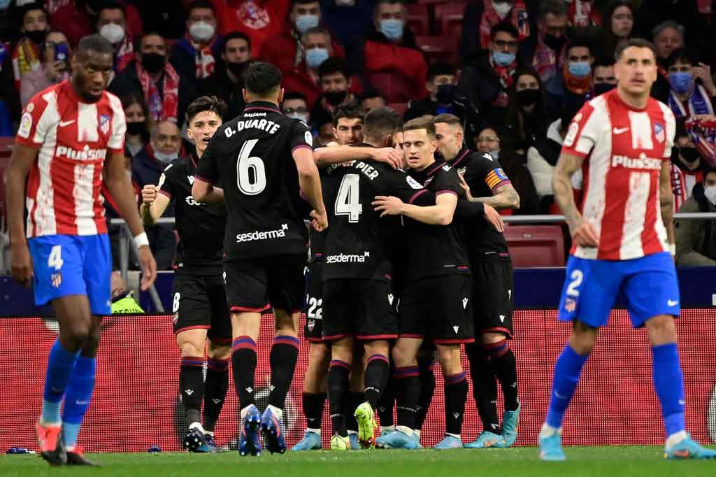 Sembilan menit babak kedua berjalan Levante secara mengejutkan berhasil menjebol gawang tuan rumah. Gol berawal saat Jorge de Frutos yang bergerak dari lini tengah kemudian menyodorkan bola ke Gonzalo Melero. Melero kemudian merangsek dari sisi kanan kotak penalti lawan sebelum melepaskan sepakan keras yang gagal dihentikan kiper Jan Oblak. Skor berubah menjadi 1-0 untuk tim tamu.