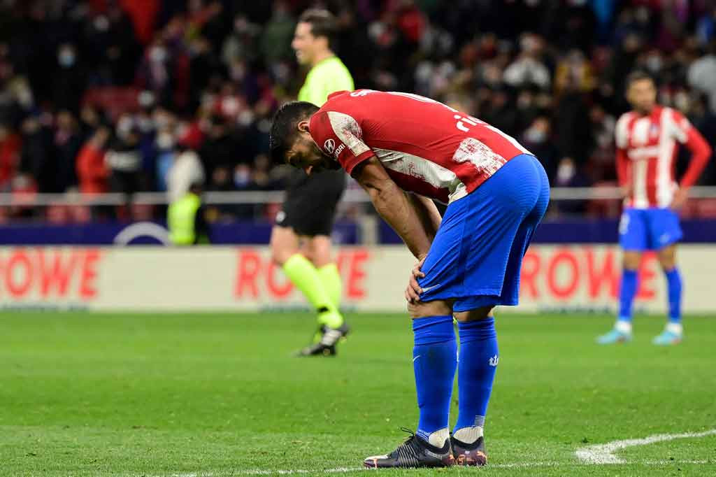 Kekalahan tersebut membuat Atletico berada di peringkat kelima dengan 39 poin, kalah selisih gol dari El Barca di peringkat empat. Sementara itu, Levante tidak beranjak dari dasar klasemen dengan 14 poin.