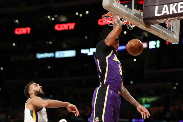 Russell Westbrook dan Anthony Davis sama-sama menambahkan 17 poin, sedangkan Malik Monk turut menyumbang 13 poin demi membawa Lakers mematahkan tren negatif mereka sendiri yang kalah dalam tiga penampilan sebelumnya.