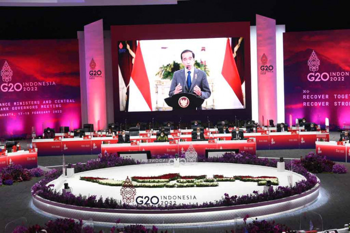 Presiden menyampaikan semua pihak harus berkolaborasi untuk menangani isu-isu strategis global dengan capaian-capaian yang nyata dan terukur untuk mengatasi masalah dan mencegah masalah agar pertumbuhan ekonomi dunia lebih inklusif dan berkelanjutan.