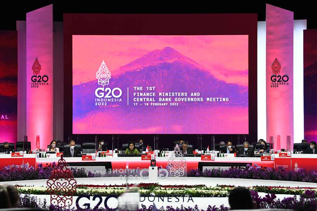 Menurut Presiden, dengan semangat recover together, recover stronger, Indonesia mendorong pembahasan agenda-agenda prioritas dunia. 