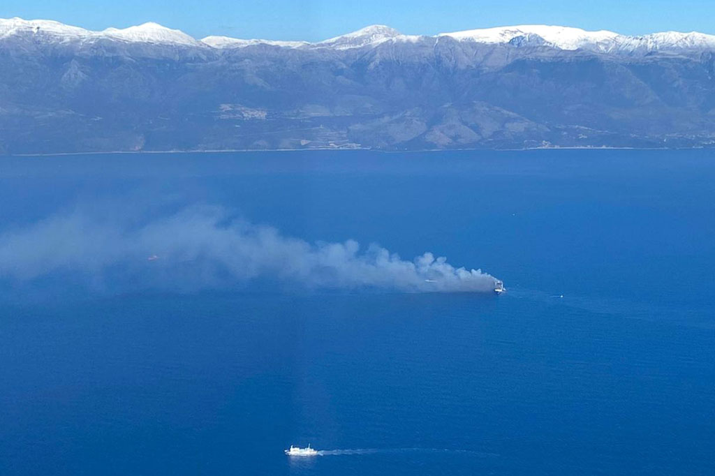 Kapal Euroferry Olympia berbendera Italia tersebut hendak menuju pelabuhan Brindisi dari kota pelabuhan Yunani, Igoumenitsa. Kebakaran terjadi di dekat Pulau Corfu di Laut Ionia pada pukul 04.30 waktu setempat. Belum diketahui penyebab kebakaran tersebut.