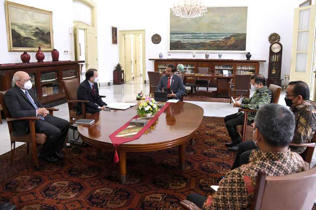 Para pimpinan ADB tersebut yaitu Masatsugu Asakawa selaku President Asian Development Bank, Arif Baharudin selaku Excutive Director Representing Indonesia, dan Jiro Tominaga selaku Country Director, ADB Indonesia Resident Mission.
