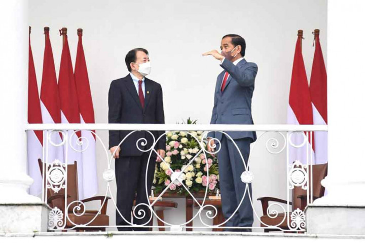 Selain itu, Presiden Jokowi juga menjelaskan mengenai kinerja ekonomi Indonesia yang pada kuartal IV pada tahun 2021 sudah berada di atas 5 persen. Pihak ADB pun memuji pertumbuhan ekonomi Indonesia sepanjang tahun 2021.