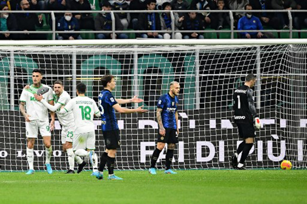 Dengan kekalahan ini, Inter Milan tetap berada di peringkat kedua klasemen Liga Italia dan gagal mengambil alih posisi puncak dari AC Milan. I Nerazzurri mengoleksi 54 poin dari 25 pertandingan, terpaut dua angka dari AC Milan yang sudah bermain 26 kali.