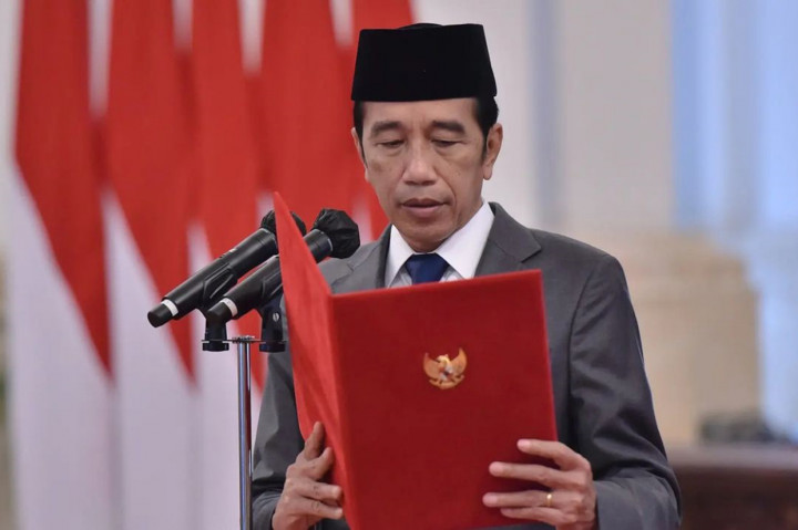 Pelantikan Andi Widjajanto dilakukan berdasarkan Keputusan Presiden Republik Indonesia (Keppres) Nomor 21/P Tahun 2022 tentang Pengangkatan Gubernur Lembaga Ketahanan Nasional Republik Indonesia, yang ditetapkan di Jakarta pada tanggal 21 Februari 2022. 