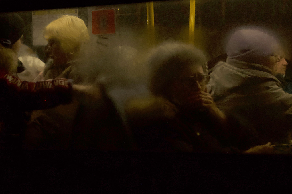 Pemimpin wilayah pemberontak di Ukraina timur yang pro-Rusia mengevakuasi warga sipil di Donetsk dan Luhansk, imbas memanasnya Ukraina-Rusia.