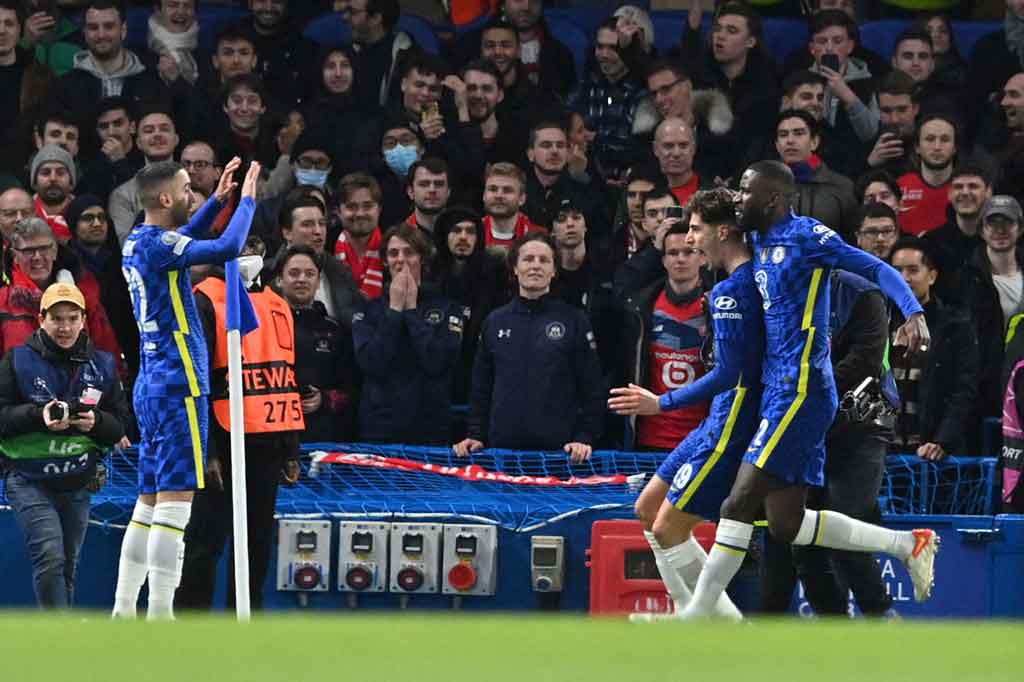 Havertz akhirnya berhasil menjebol gawang Lille pada menit ke-8. Sepak pojok Hakim Ziyech dari sisi kiri disambut tandukan Havertz untuk memperdaya kiper Lille, Leo Jardim. Skor 1-0 bertahan hingga jeda.