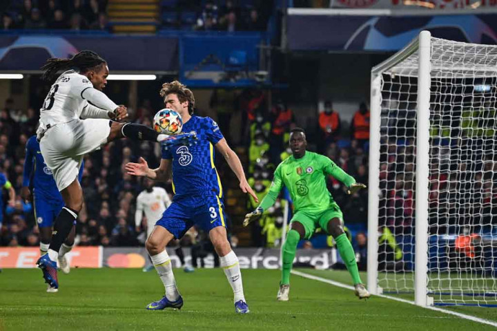 Di awal babak kedua Lille tampil lebih menyerang, tetapi tekanan mereka masih bisa dibendung lini pertahanan Chelsea.