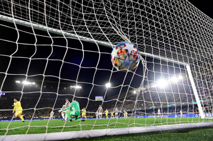 Tim tuan rumah akhirnya berhasil menyamakan kedudukan pada menit ke-66. Tanpa kawalan di kotak penalti, Daniel Parejo menyambar umpan Etienne Capoue untuk menjebol awang tuan rumah. Skor berubah menjadi 1-1.