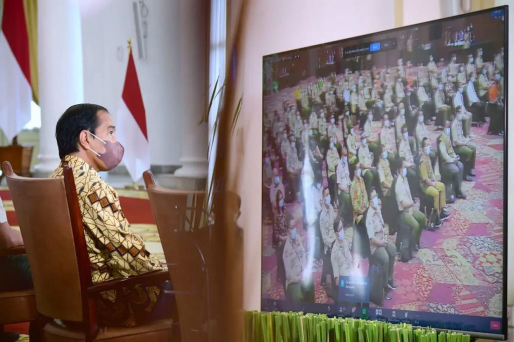 Presiden juga menyampaikan apreasiasi kepada seluruh jajaran Badan Nasional Penanggulangan Bencana (BNPB) dan Badan Penanggulangan Bencana Daerah (BPBD) atas dedikasi yang diberikan dalam penanggulangan bencana di tanah air.