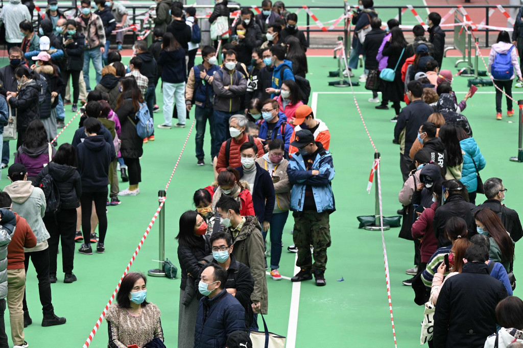 Carrie mengatakan kapasitas tes kota tersebut akan ditambah menjadi 1 juta per hari. Beberapa tempat seperti kampus akan diubah menjadi tempat tes dan isolasi.