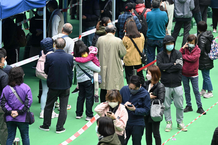 Hong Kong mencatat kasus harian baru sebanyak 5.000 per hari sejak 15 Februari. Jumlah sebanyak ini berpotensi membuat sistem kesehatan kota tersebut terbengkalai.