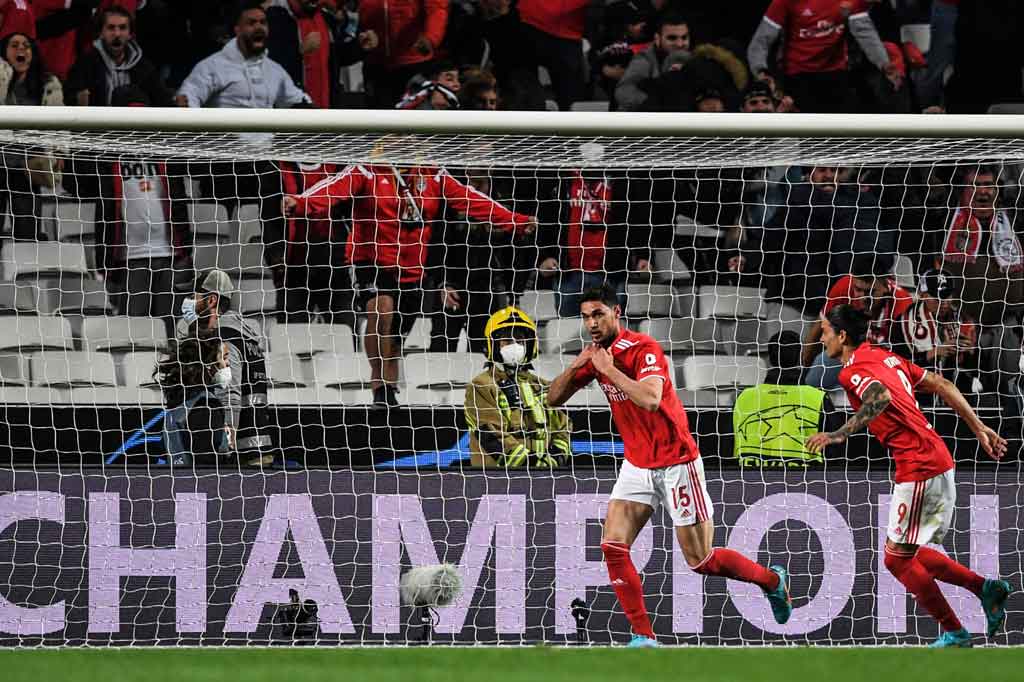 Sundulan pemain pengganti Roman Yaremchuk pada menit ke-72 memastikan hasil imbang bagi tuan rumah, sekaligus meningkatkan harapan mereka dalam leg kedua bulan depan.