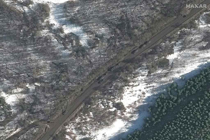 Citra satelit yang dirilis oleh Maxar Technologies menunjukkan pengerahan baru pasukan Rusia dan peralatan militer di dekat perbatasan Ukraina.