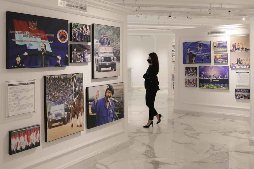 Untuk saat ini perpustakaan masih terbatas untuk kader NasDem dan undangan untuk sejumlah universitas.