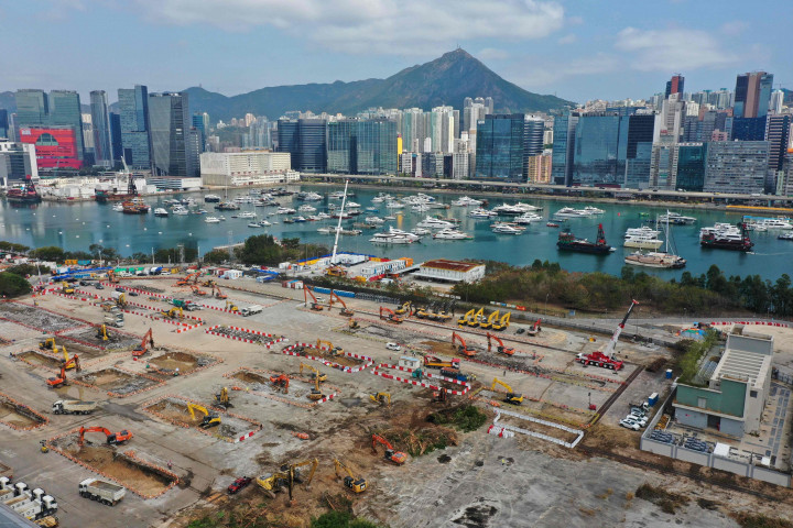 Seperti diketahui, jumlah kasus Covid-19 harian di Hong Kong terus meningkat. Tercatat pada Sabtu, 19 Febaruari 2022, lalu dilaporkan ada 6.023 orang. 