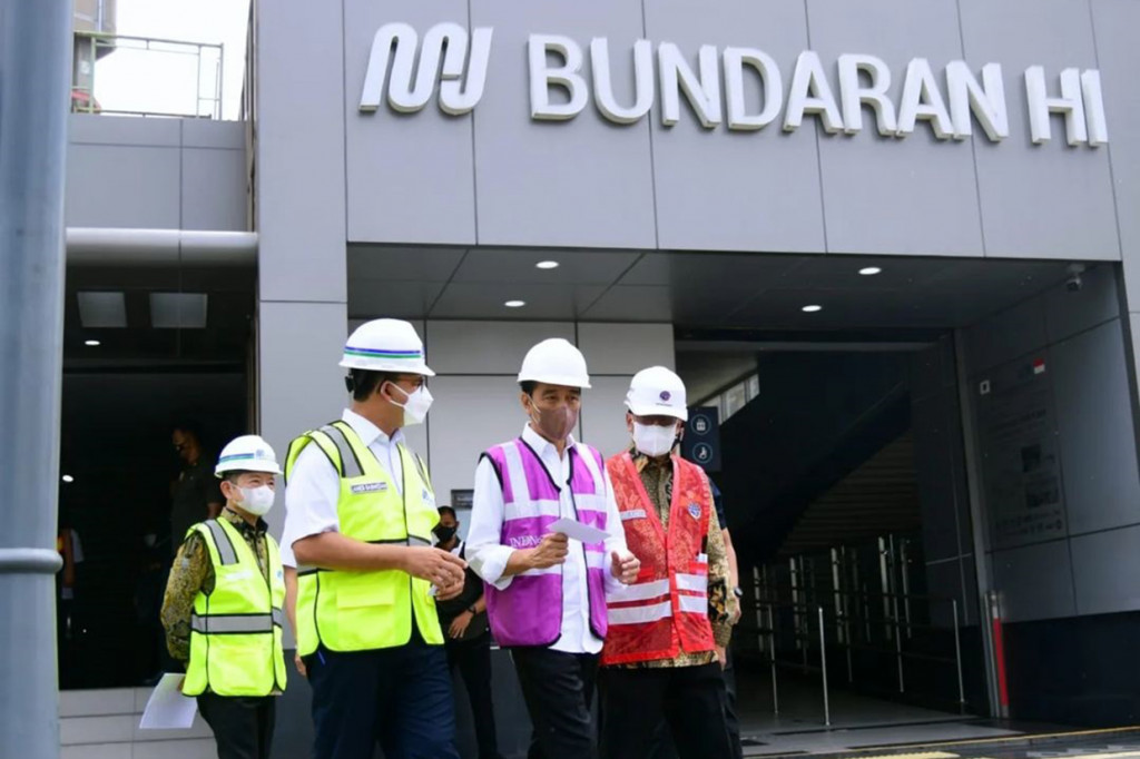 Presiden menyebut bahwa MRT fase 2A terdiri dari tujuh stasiun yang meliputi dua segmen, yaitu segmen pertama dari Stasiun Bundaran HI hingga Stasiun Harmoni dan segmen kedua dari Stasiun Harmoni hingga Stasiun Kota.
