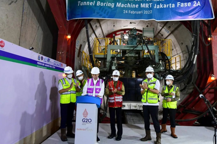 Saat ini, pemerintah akan memulai pembangunan transportasi Moda Raya Terpadu (MRT) Jakarta fase 2A untuk melanjutkan MRT fase 1 yang telah mulai beroperasi sejak tahun 2019.