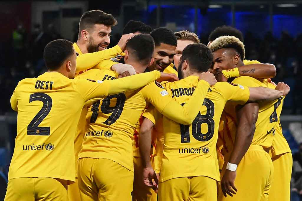 Hasil ini membawa Barcelona lolos ke babak 16 besar Liga Europa dengan agregat 5-3. Drawing babak 16 besar Liga Europa akan digelar pada 25 Februari 2022.  