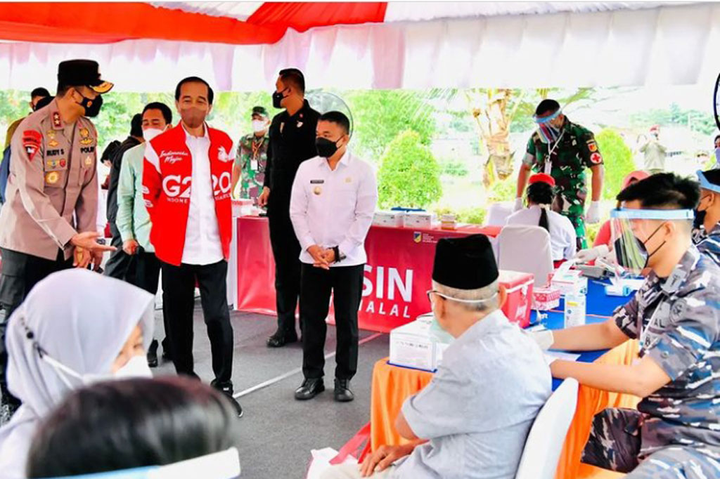 Jokowi mengapresiasi kesadaran masyarakat Kota Palu dan upaya pemerintah daerah dalam mempercepat vaksinasi covid-19 di Sulawesi Tengah. 