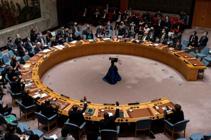 Sebelas dari 15 anggota dewan memberikan suara untuk mendukung resolusi yang disusun bersama oleh Amerika Serikat dan Albania tersebut. Sementara Tiongkok, India, dan UEA abstain.