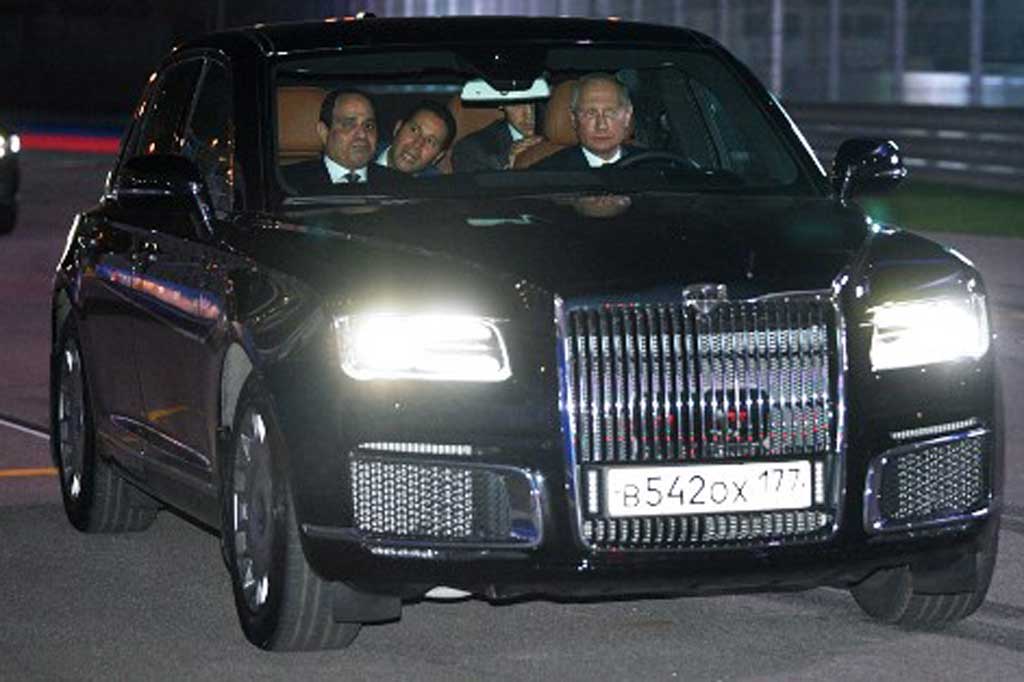 Dilansir laman resmi perusahaan pada Sabtu, 26 Februari 2022, Aurus Senat L700 bukanlah limousine sembarangan. Mobil itu dilengkapi fitur keamanan maksimal, yakni bodi dan kaca tahan peluru, serta kemampuan mengapung apabila mobil terendam air sepenuhnya.