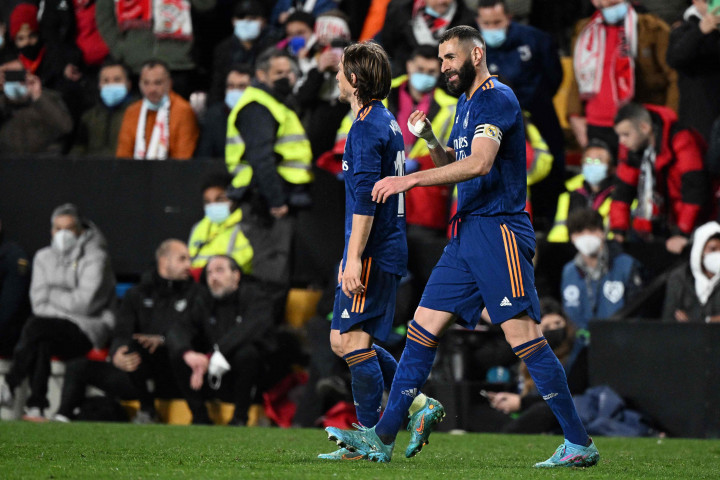 Karim Benzema menjadi penentu kemenangan Real Madrid atas Rayo Vallecano dalam lanjutan Liga Spanyol 2021/2022. Los Blancos menang 1-0 di Estadio de Vallecas, Minggu, 27 Februari 2022.