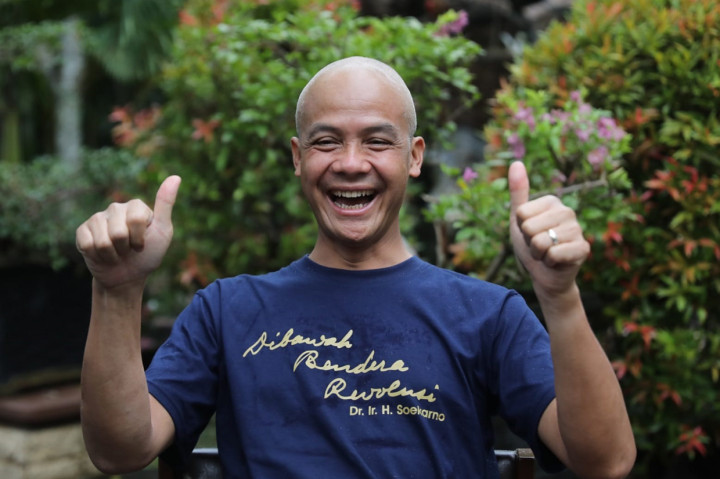 Pada kesempatan sama, Ganjar menyapa pula sejumlah anak penderita kanker asal Manado, Surabaya, dan Semarang, yang bergabung dalam acara itu secara virtual.