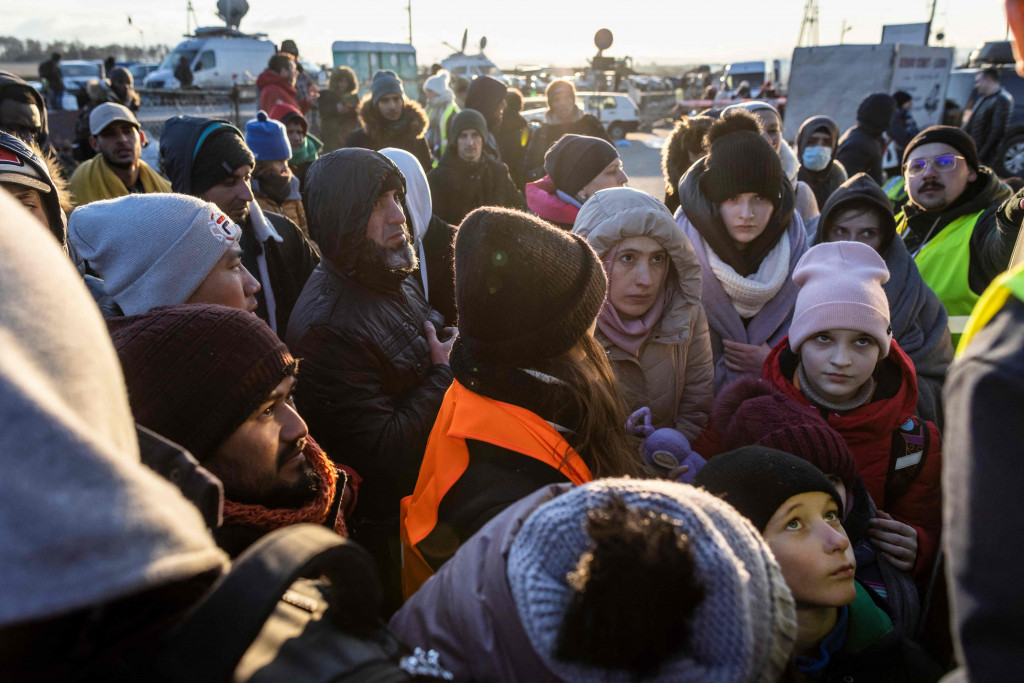 UE mengatakan akan memberikan para pengungsi status perlindungan. 