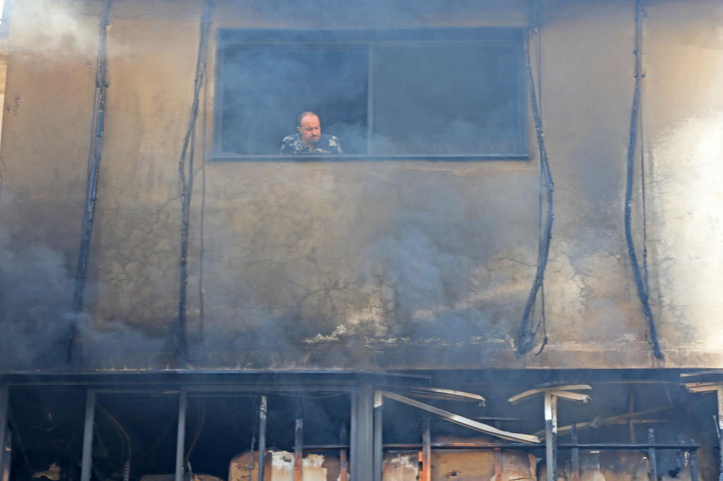 Kebakaran di sebuah perbelanjaan di Ibu Kota Suriah, Damaskus, menewaskan sedikitnya 11 orang, Selasa, 1 Maret 2022.