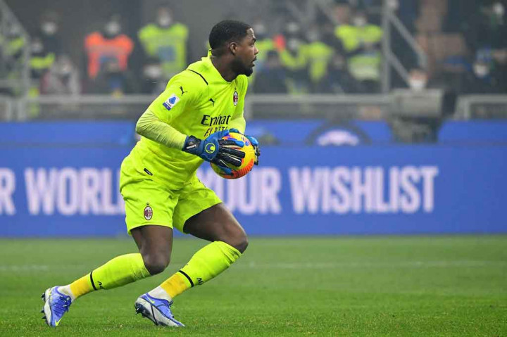 Inter mengambil inisiatif serangan terlebih dahulu dan mendapatkan peluang untuk mencetak gol pada menit ke-7 lewat sepakan jarak jauh Hakan Calhanoglu pada menit ke-7. Namun, bola masih mudah diredam kiper Milan, Mike Maignan.