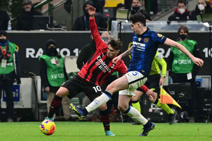 Inter kembali mendapatkan peluang pada menit ke-19 lewat tembakan jarak jauh Alessandro Bastoni. Namun bola masih lemah dan mudah ditangkap Maignan.