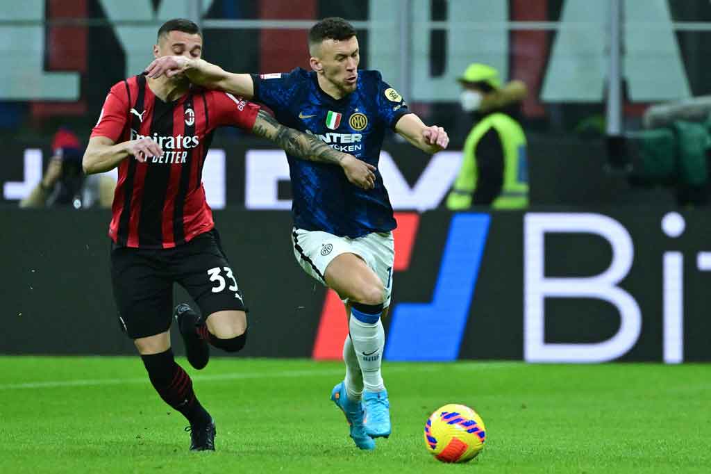Pada menit ke-40 gantian Rossoneri memberikan ancaman. Peluang didapat Rade Krunic usai mendapat umpan tarik dari sisi kanan. Namun, sepakannya masih melenceng dari gawang Handanovic. Skor 0-0 bertahan hingga turun minum.