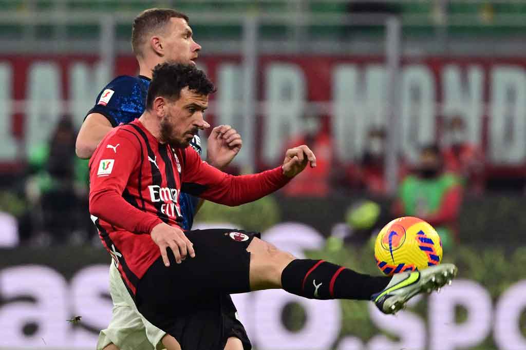 Pada menit ke-56, kombinasi Alessandro Florenzi dan Krunic di sisi kiri berhasil membongkar lini pertahanan Inter. Sayangnya sepakan Florenzi masih melebar.