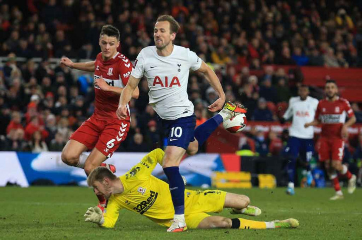 Tottenham sempat menjebol gawang lawannya pada menit ke-59 lewat sontekan Harry Kane meneruskan umpan sundulan rekannya. Tetapi gol itu dianulir wasit karena offside.
